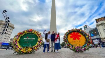 Silleteros de Medellín en Buenos Aires, Argentina,promocionando la Feria de las Flores